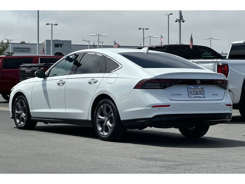 Honda Accord Hybrid Vehicle Full-screen Gallery Image 06
