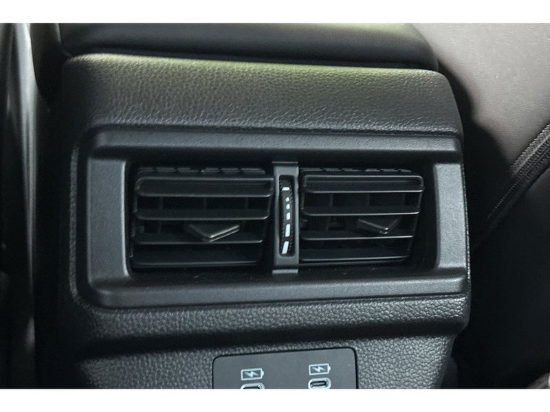 Honda Accord Hybrid Vehicle Full-screen Gallery Image 14