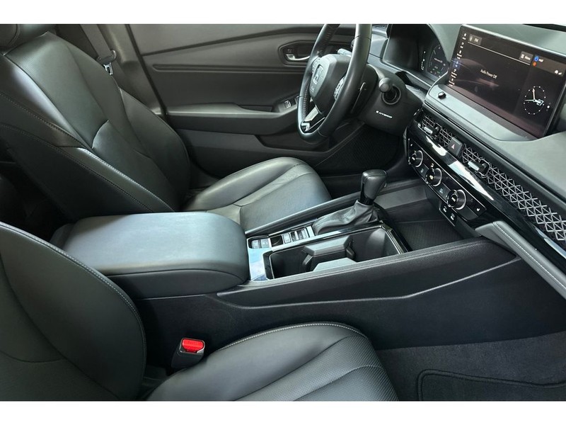 Honda Accord Hybrid Vehicle Full-screen Gallery Image 17
