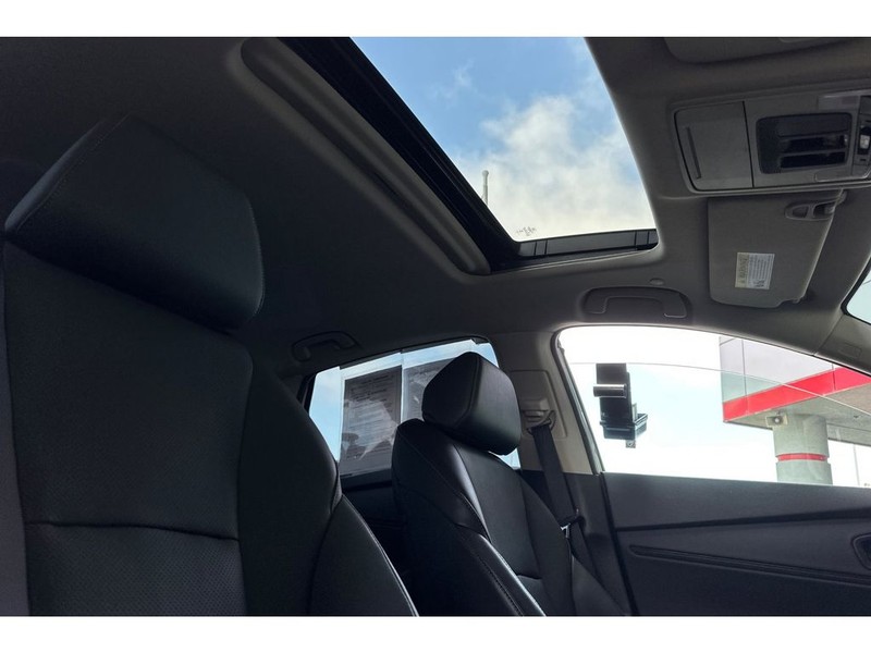 Honda Accord Hybrid Vehicle Full-screen Gallery Image 18