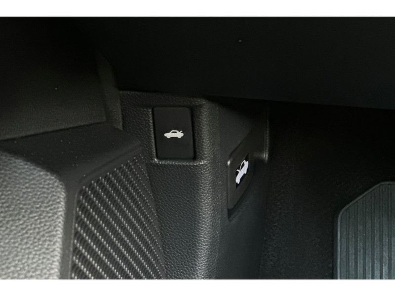 Honda Accord Hybrid Vehicle Full-screen Gallery Image 30