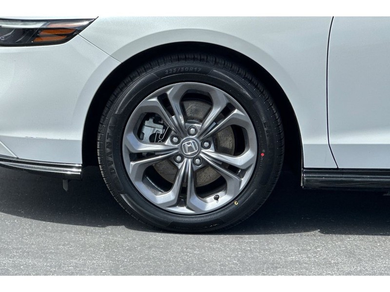 Honda Accord Hybrid Vehicle Full-screen Gallery Image 31