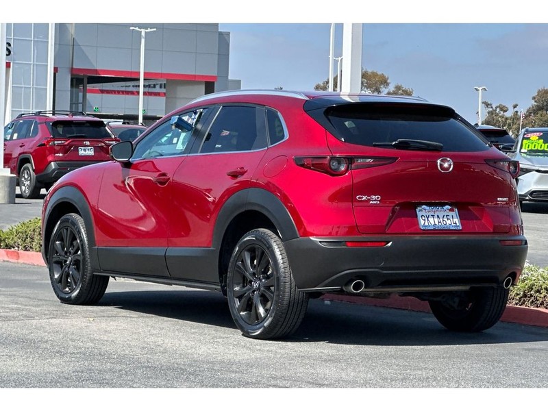 Mazda CX-30 Vehicle Full-screen Gallery Image 06