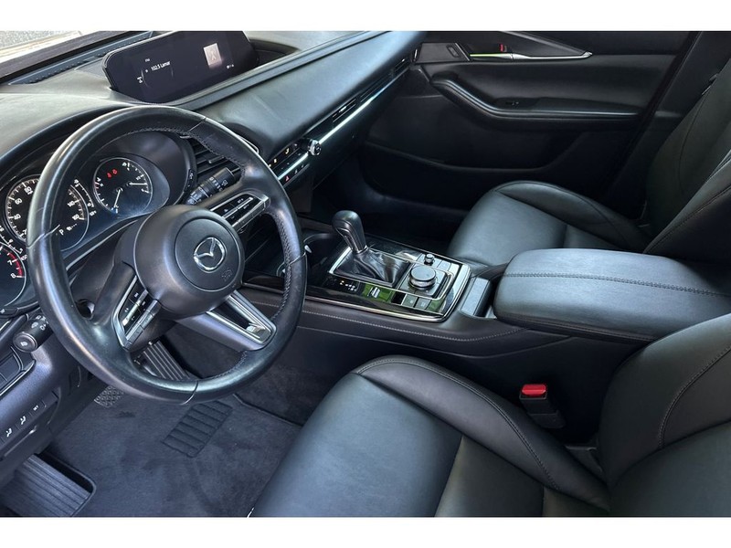 Mazda CX-30 Vehicle Full-screen Gallery Image 10