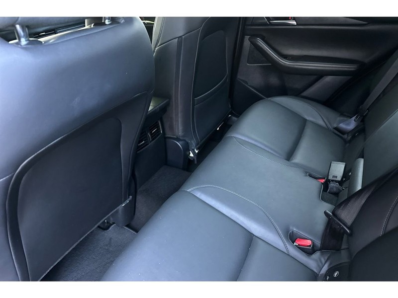 Mazda CX-30 Vehicle Full-screen Gallery Image 13