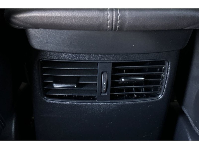 Mazda CX-30 Vehicle Full-screen Gallery Image 14