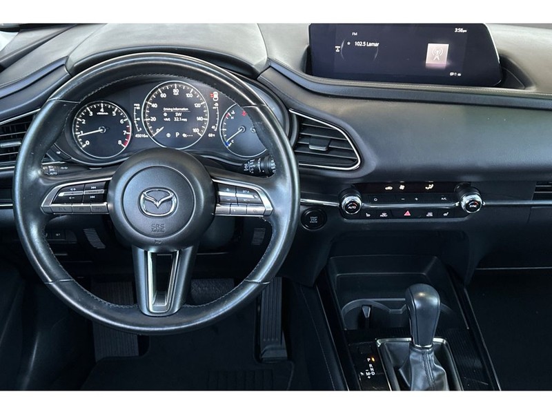 Mazda CX-30 Vehicle Full-screen Gallery Image 16