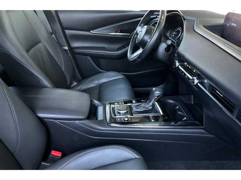 Mazda CX-30 Vehicle Full-screen Gallery Image 18