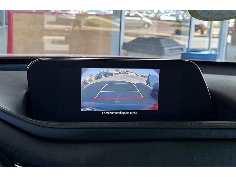 Mazda CX-30 Vehicle Full-screen Gallery Image 22