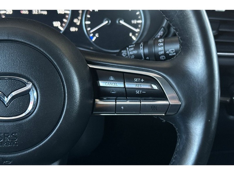 Mazda CX-30 Vehicle Full-screen Gallery Image 28