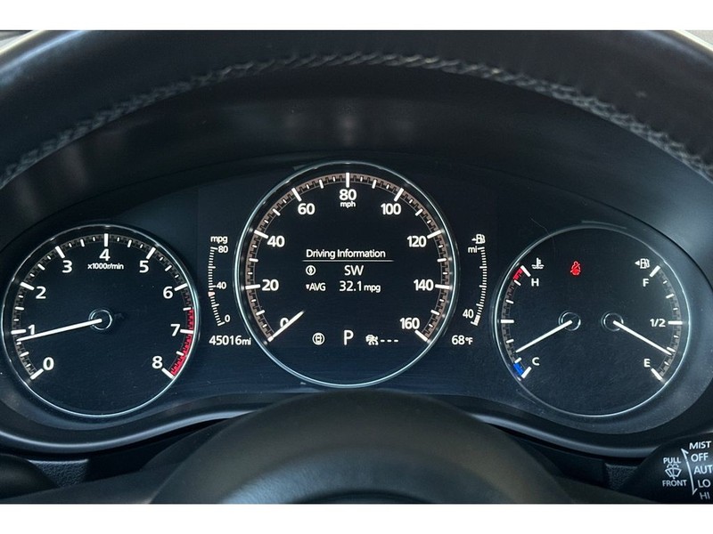 Mazda CX-30 Vehicle Full-screen Gallery Image 29