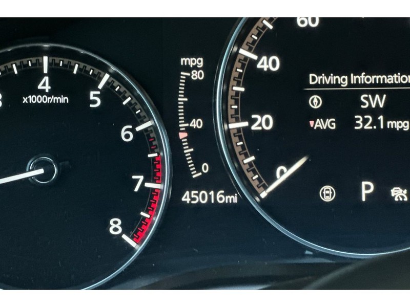 Mazda CX-30 Vehicle Full-screen Gallery Image 30