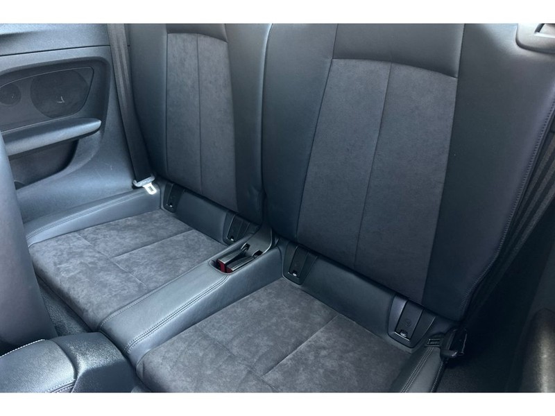 Audi TT Vehicle Full-screen Gallery Image 13