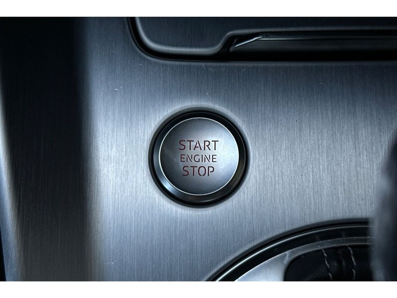 Audi TT Vehicle Full-screen Gallery Image 23