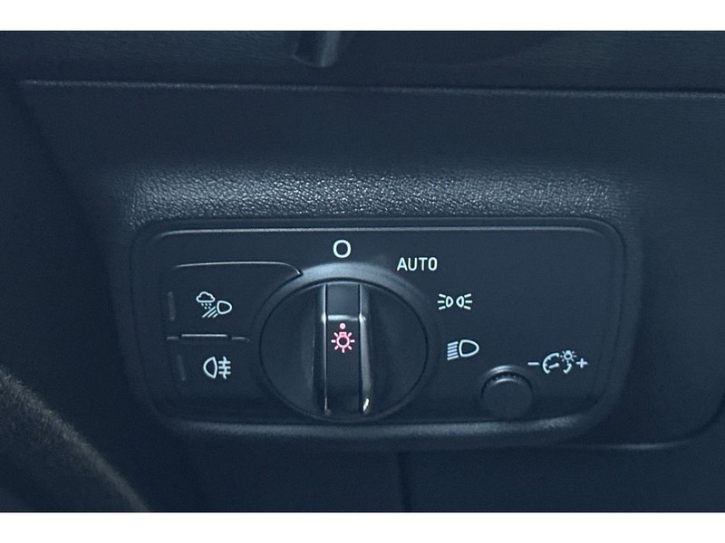 Audi TT Vehicle Full-screen Gallery Image 29
