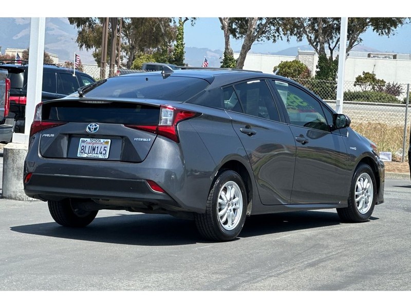Toyota Prius Vehicle Full-screen Gallery Image 04