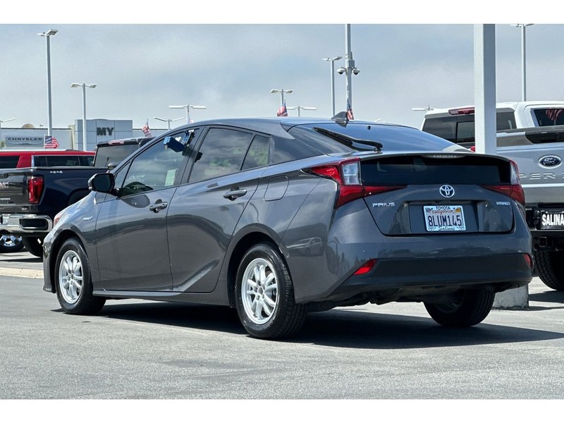 Toyota Prius Vehicle Full-screen Gallery Image 06