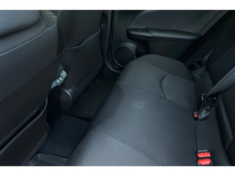 Toyota Prius Vehicle Full-screen Gallery Image 13