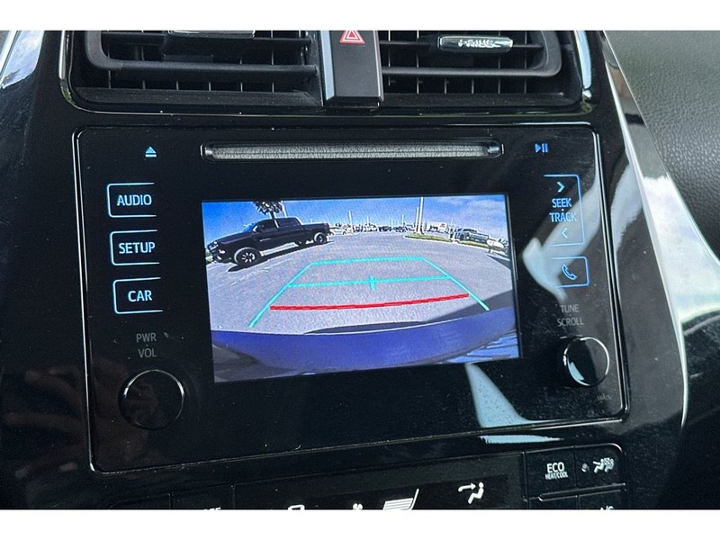 Toyota Prius Vehicle Full-screen Gallery Image 21
