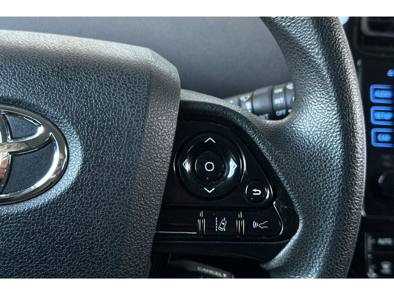 Toyota Prius Vehicle Full-screen Gallery Image 27