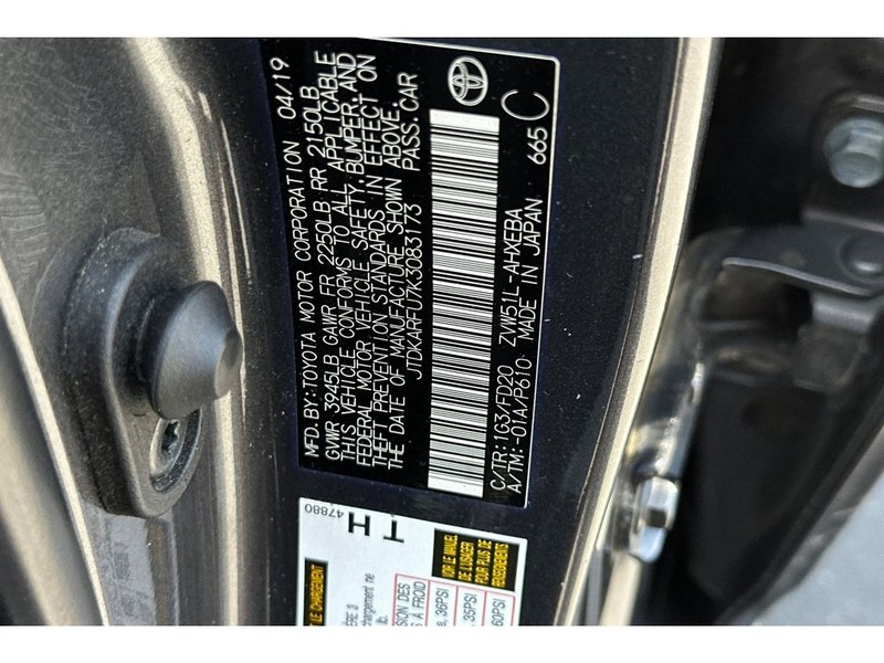 Toyota Prius Vehicle Full-screen Gallery Image 33