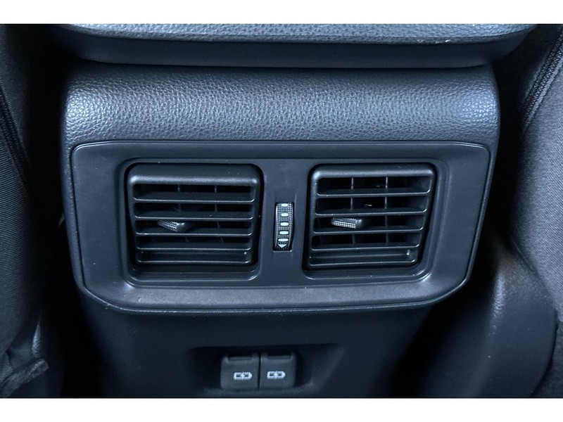 Toyota RAV4 Hybrid Vehicle Full-screen Gallery Image 14