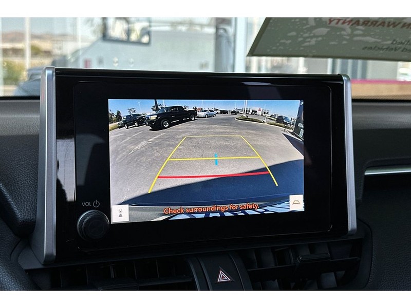 Toyota RAV4 Hybrid Vehicle Full-screen Gallery Image 22