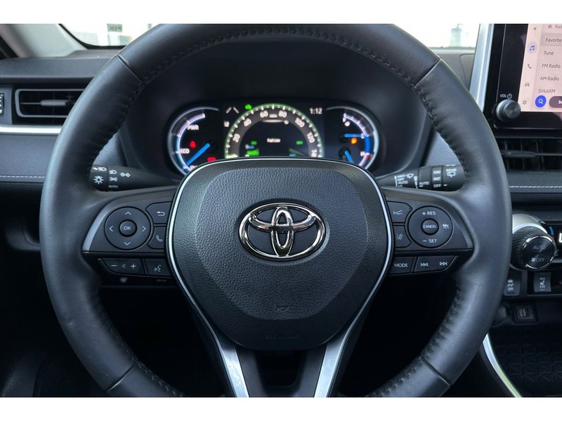 Toyota RAV4 Hybrid Vehicle Full-screen Gallery Image 26