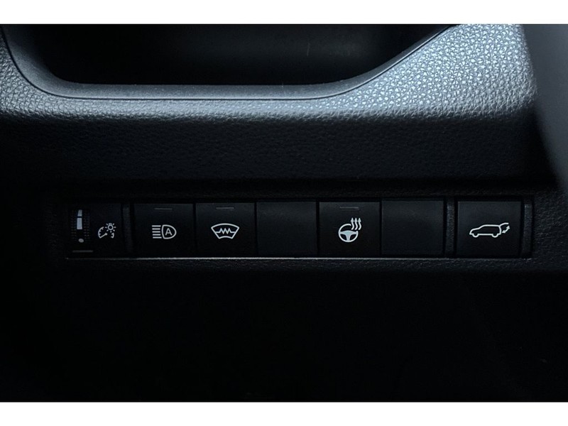 Toyota RAV4 Hybrid Vehicle Full-screen Gallery Image 31