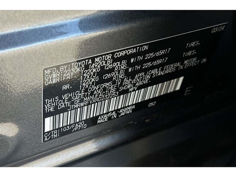 Toyota RAV4 Hybrid Vehicle Full-screen Gallery Image 34