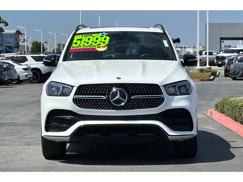 Mercedes-Benz GLE SUV Vehicle Full-screen Gallery Image 09