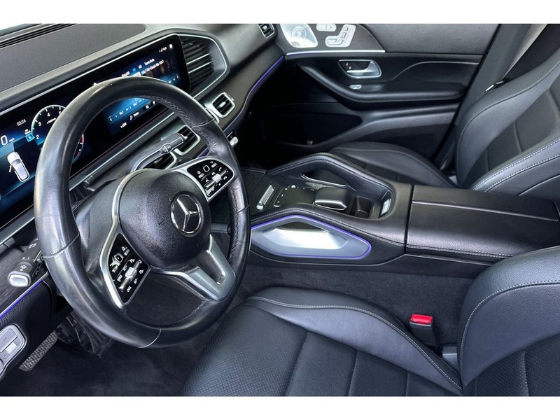 Mercedes-Benz GLE SUV Vehicle Full-screen Gallery Image 10