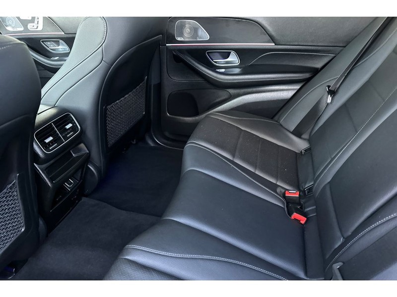 Mercedes-Benz GLE SUV Vehicle Full-screen Gallery Image 13