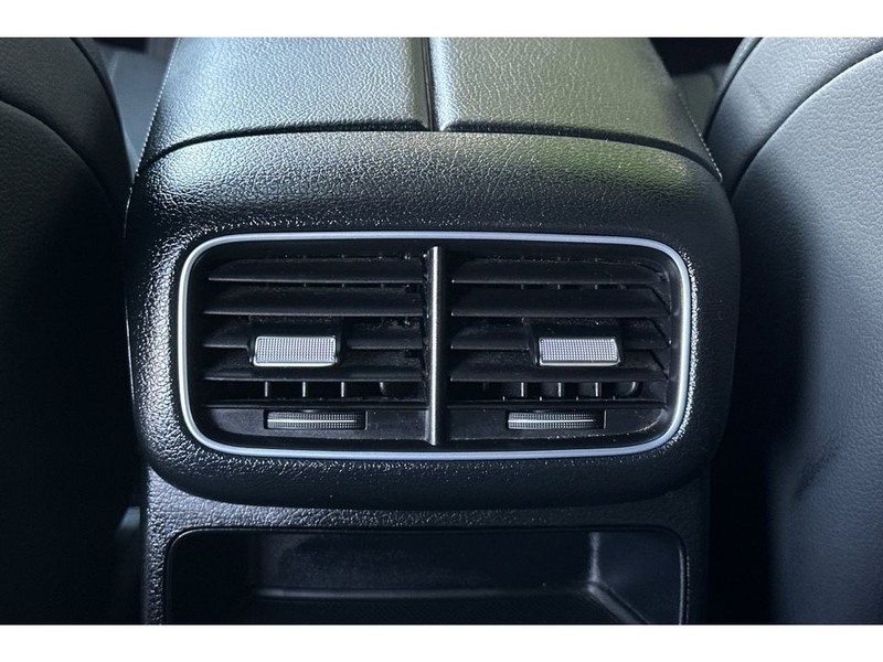 Mercedes-Benz GLE SUV Vehicle Full-screen Gallery Image 14