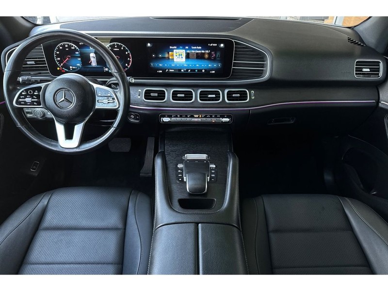 Mercedes-Benz GLE SUV Vehicle Full-screen Gallery Image 15