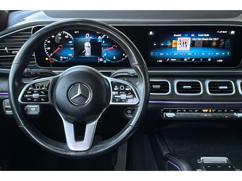 Mercedes-Benz GLE SUV Vehicle Full-screen Gallery Image 16