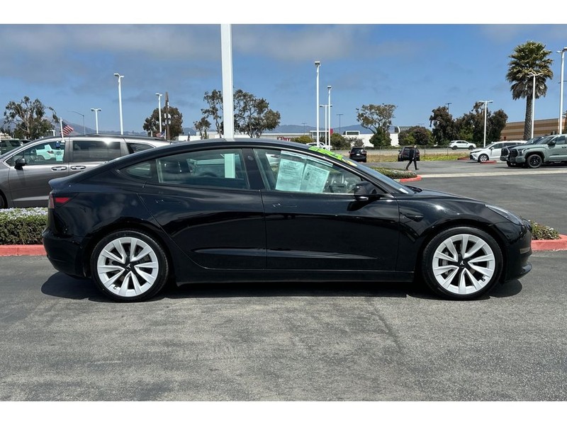 Tesla Model 3 Vehicle Full-screen Gallery Image 03