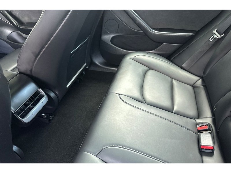 Tesla Model 3 Vehicle Full-screen Gallery Image 13