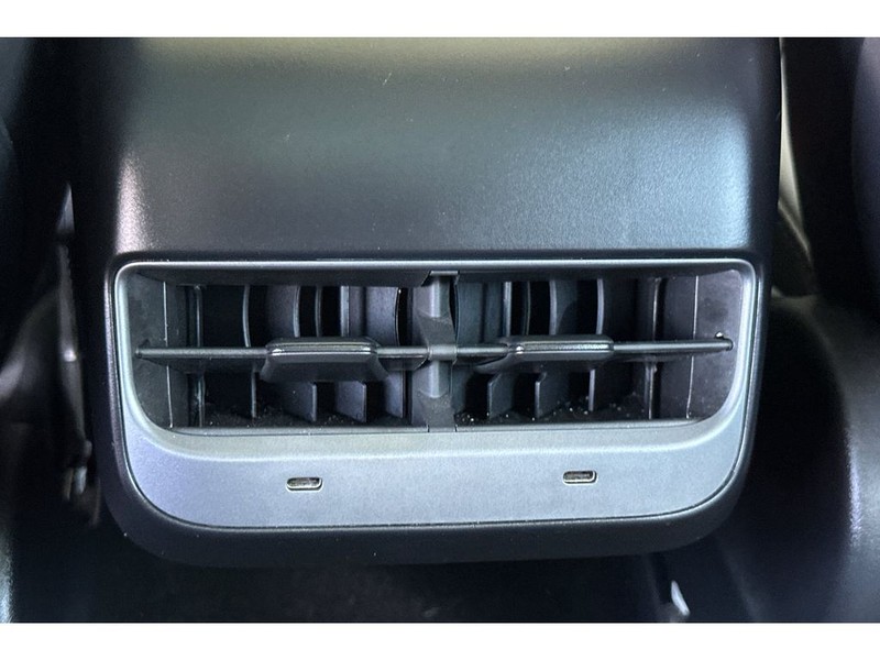 Tesla Model 3 Vehicle Full-screen Gallery Image 14