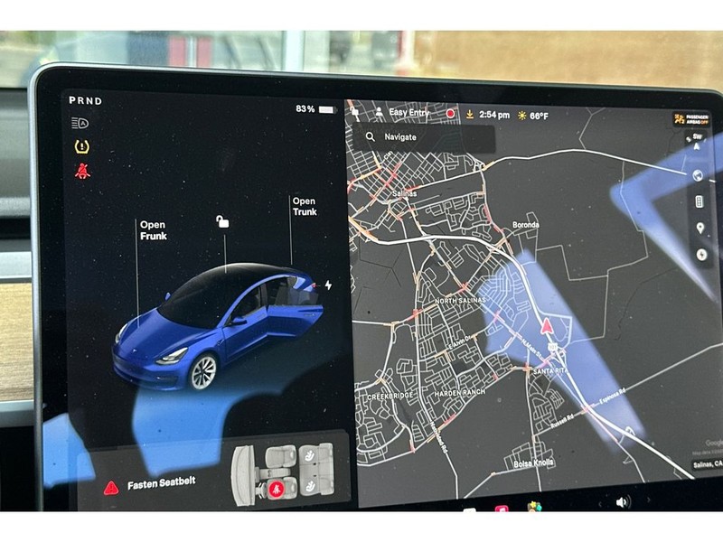 Tesla Model 3 Vehicle Full-screen Gallery Image 28