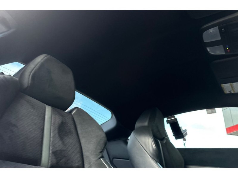 Toyota GR86 Vehicle Full-screen Gallery Image 17
