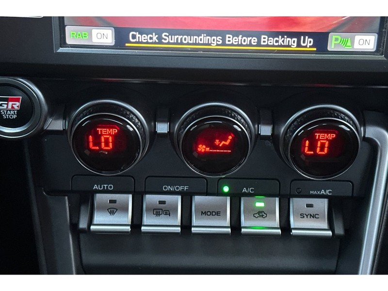 Toyota GR86 Vehicle Full-screen Gallery Image 21