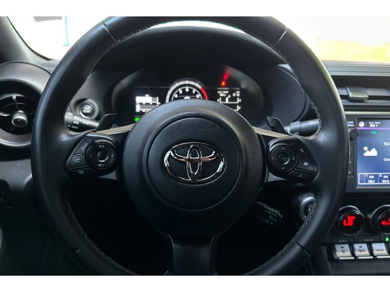 Toyota GR86 Vehicle Full-screen Gallery Image 24