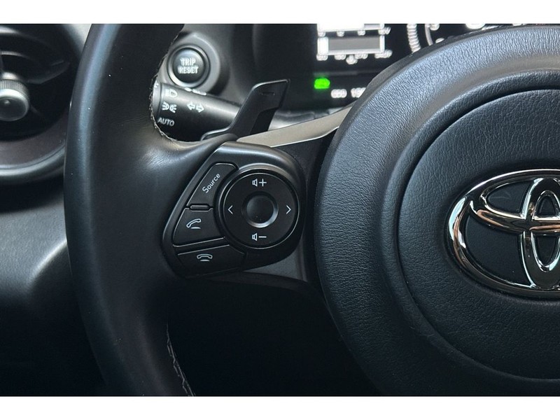Toyota GR86 Vehicle Full-screen Gallery Image 25
