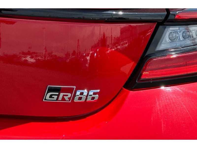 Toyota GR86 Vehicle Full-screen Gallery Image 31