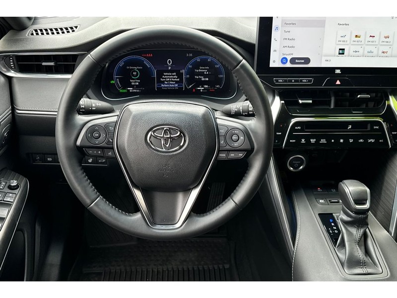 Toyota Venza Vehicle Full-screen Gallery Image 15