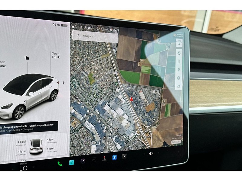 Tesla Model Y Vehicle Full-screen Gallery Image 22