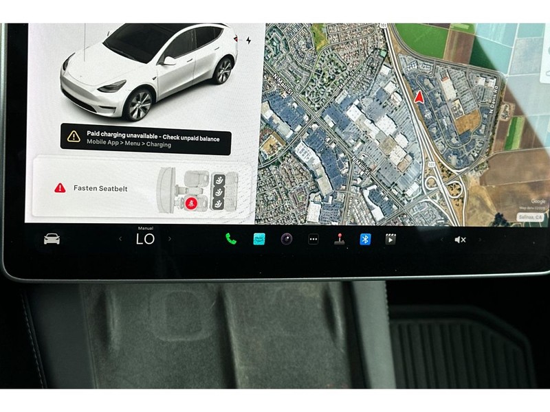 Tesla Model Y Vehicle Full-screen Gallery Image 24
