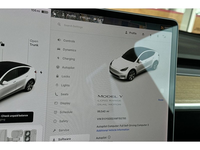 Tesla Model Y Vehicle Full-screen Gallery Image 34