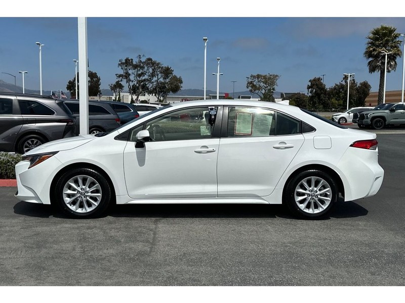 Toyota Corolla Vehicle Full-screen Gallery Image 07